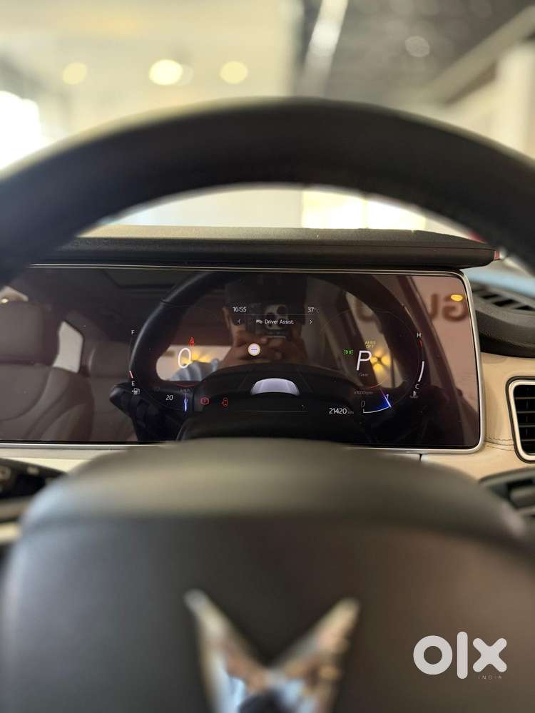 Mahindra Xuv700 2.2 Ax 7 Diesel At Luxury Pack Str Awd, 2022, Diesel