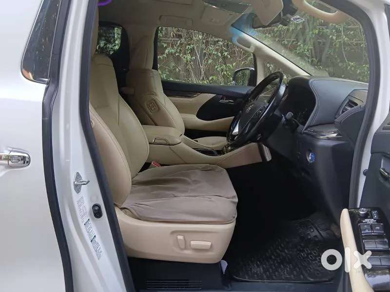 Toyota Vellfire, 2022, Petrol