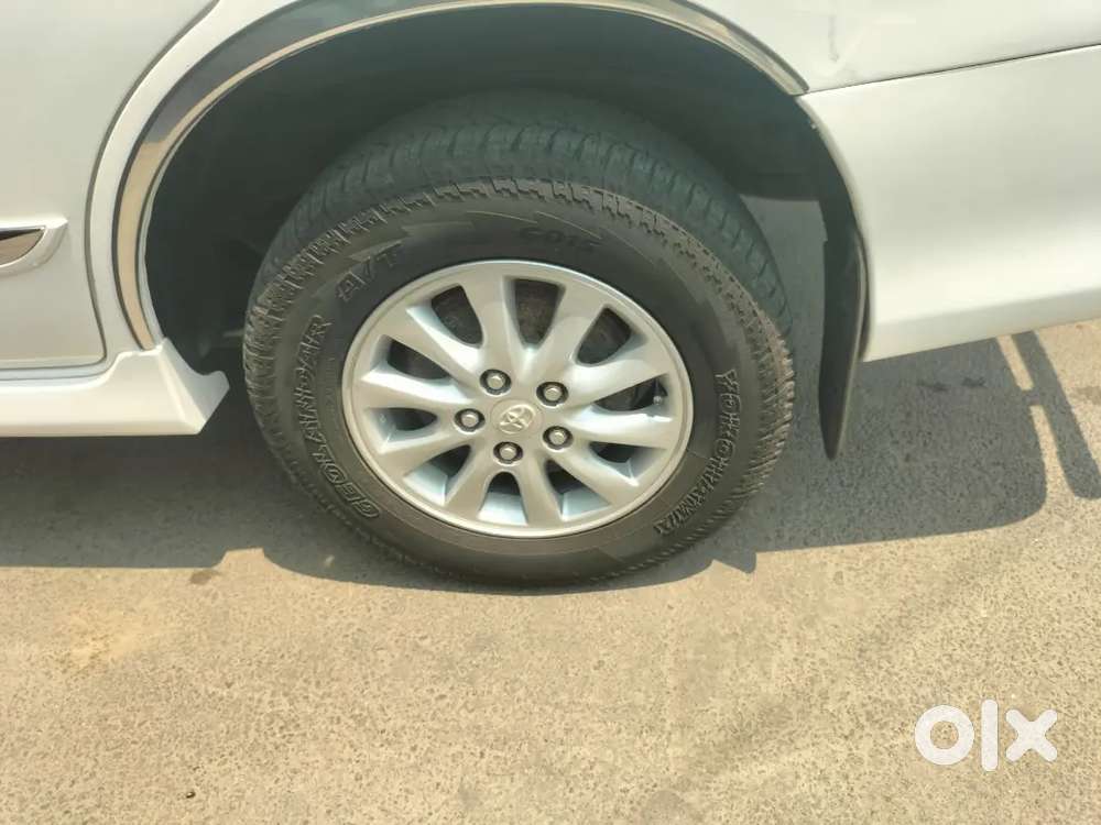 Toyota Innova 2014 V