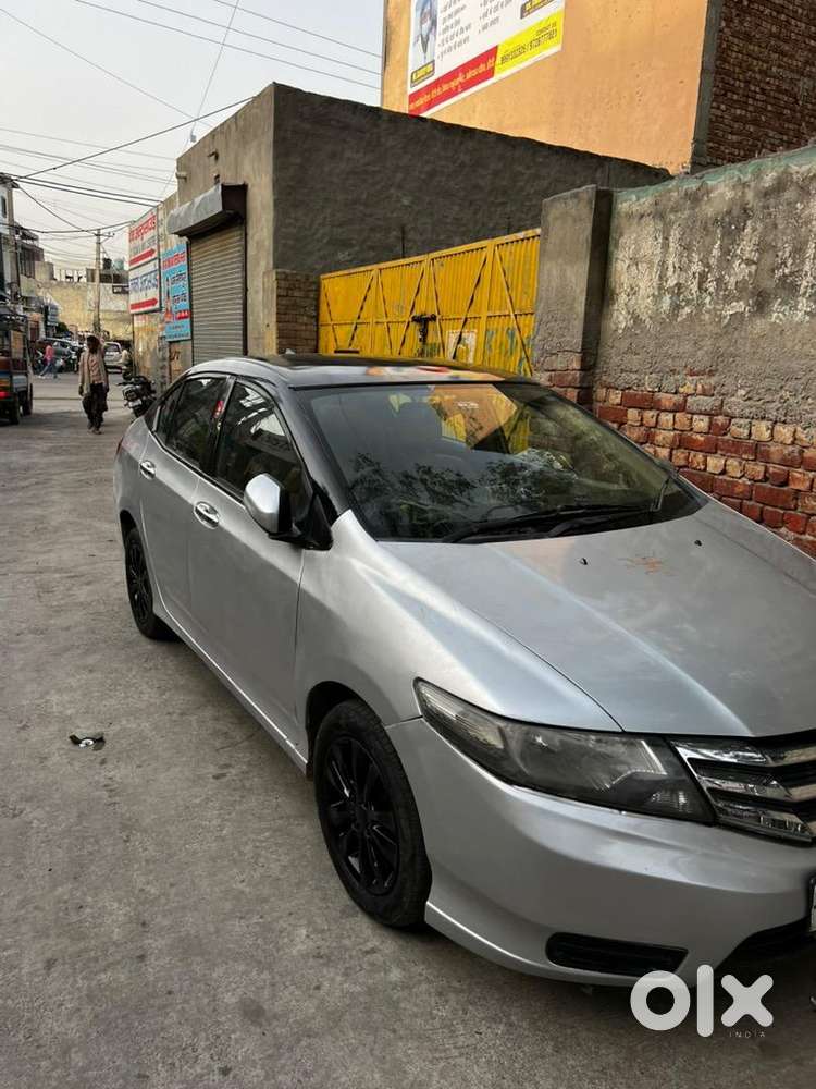 Honda Hybrid Car 2012