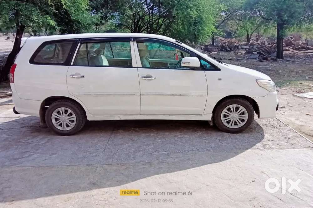 Toyota Innova 2013 November Almost (2014)