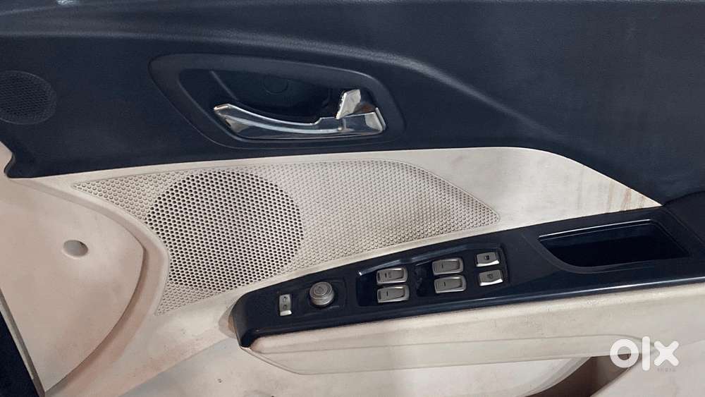 Mahindra Xuv300 W8 Option, 2021, Petrol
