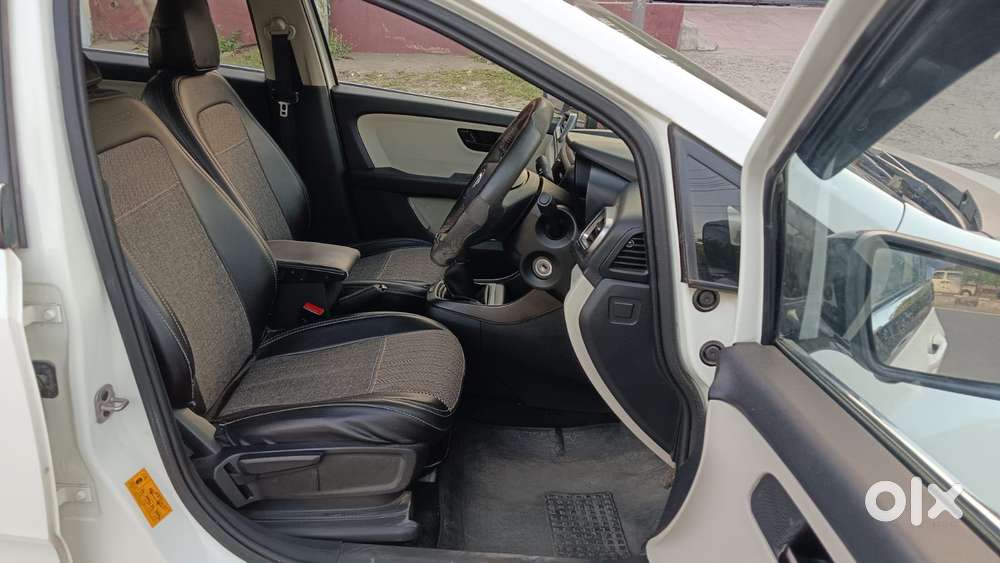 Tata Altroz 1.2 Xm Plus, 2023, Petrol