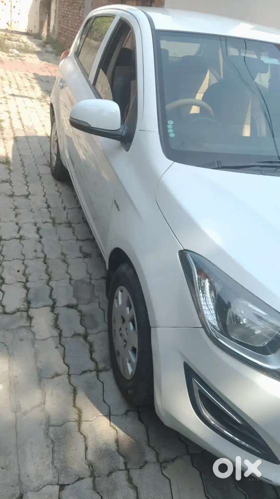 Hyundai New I20 Magna 2013 78000 Running With Service Record