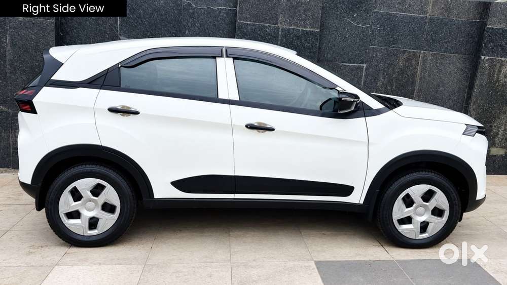Tata Nexon Smart Plus1.2 Revotron Petrol 5 Mt, 2025, Cng & Hybrids