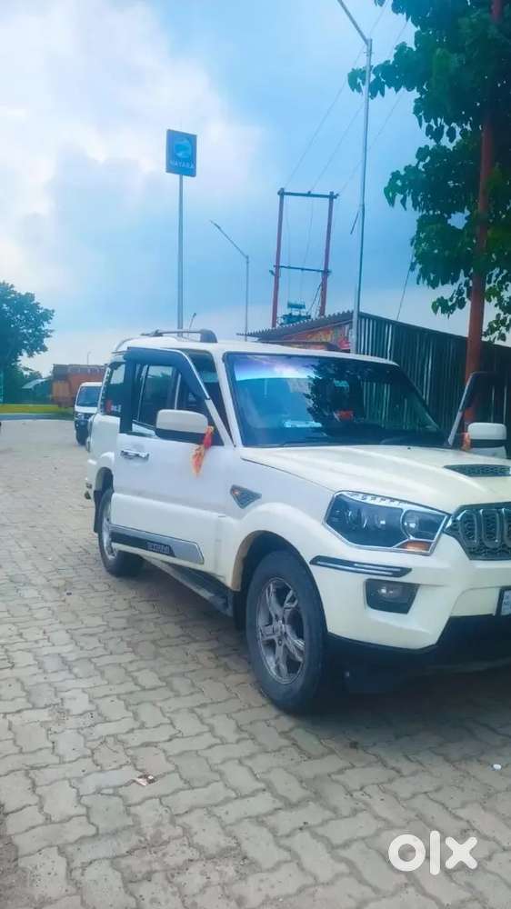 Mahindra Scorpio Classic 2015 Petrol Classic