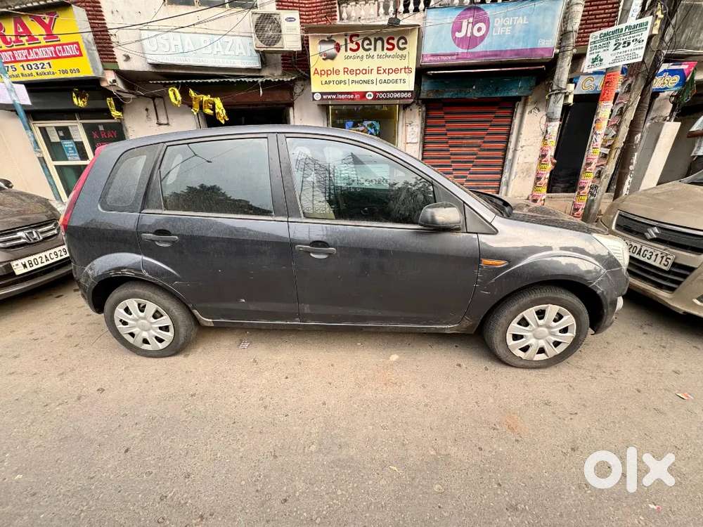 Ford Figo Petrol 2013 Variant