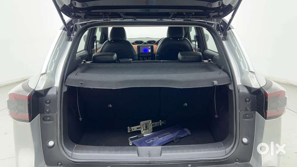 Nissan Magnite 1.0 Xv Premium Dual Tone, 2024, Petrol