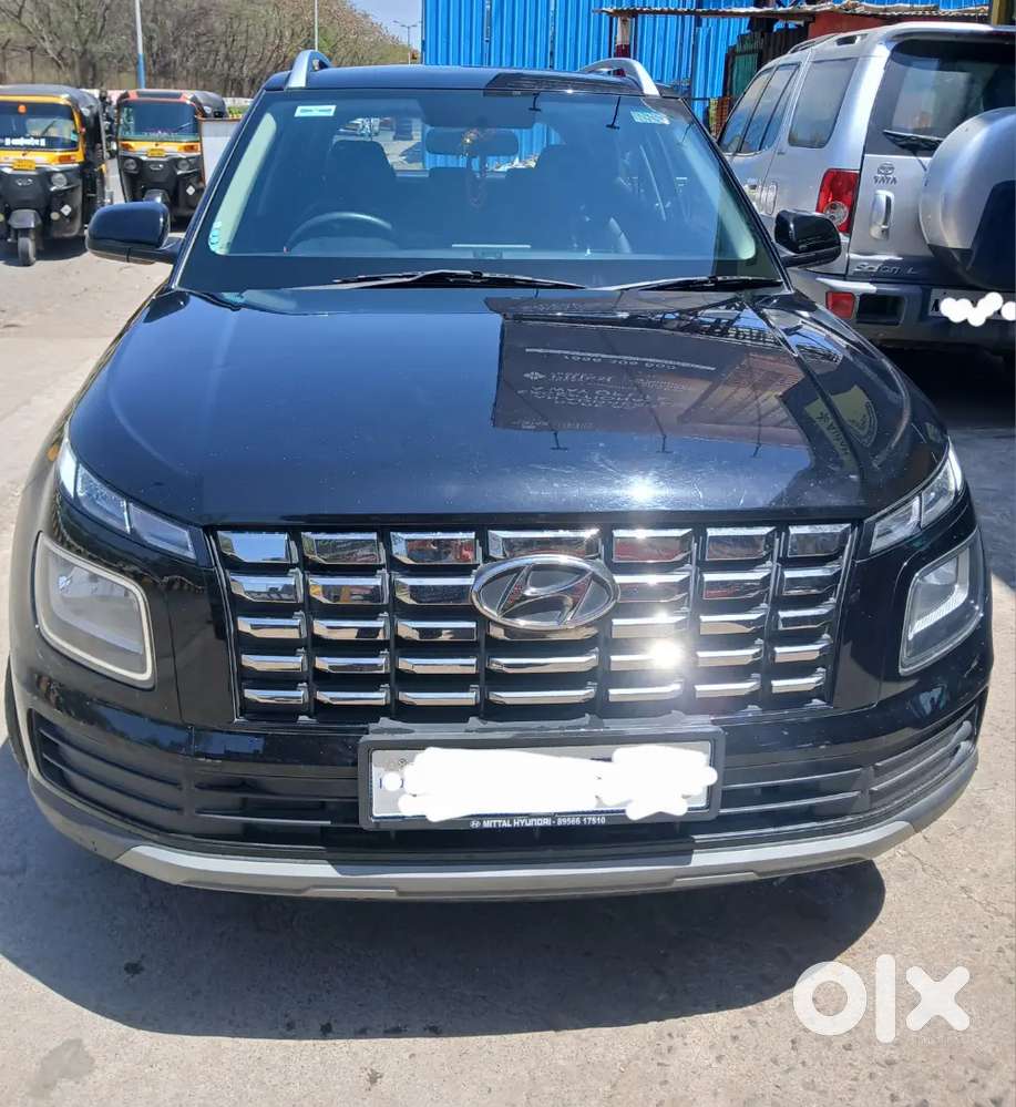 Hyundai Venue 2023 Petrol Well Maintained