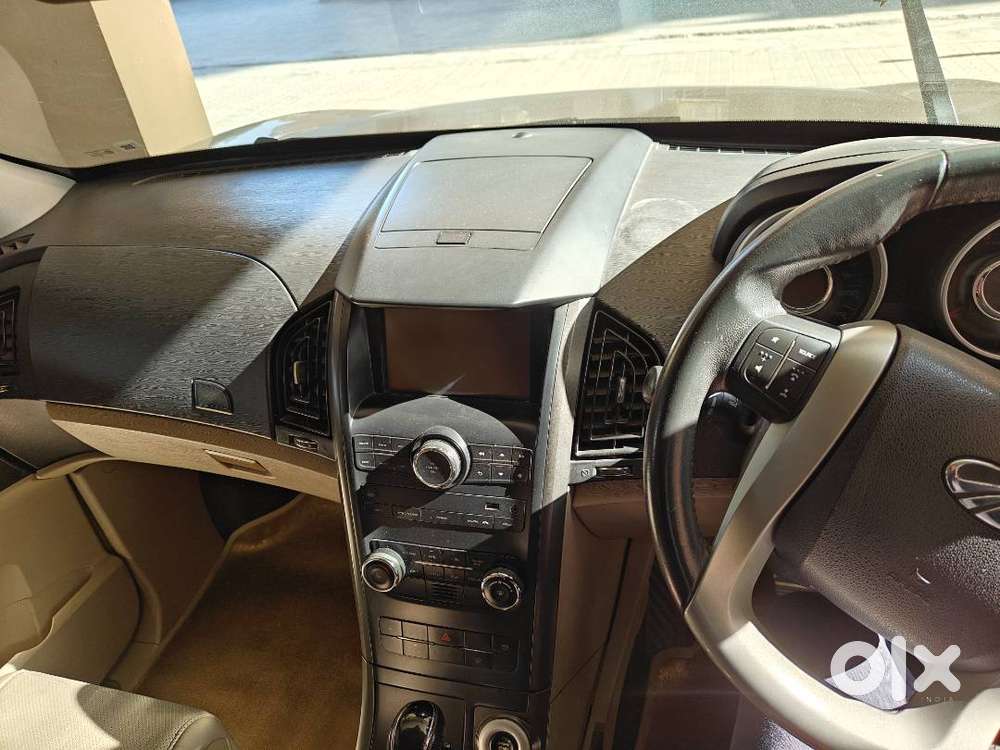 Xuv 500 Top Model At Sunroof