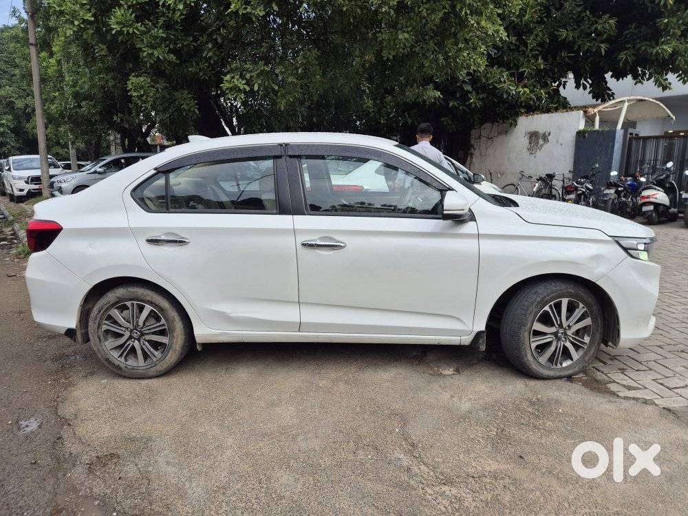 Honda Amaze 2nd Gen Vx, 2023, Petrol