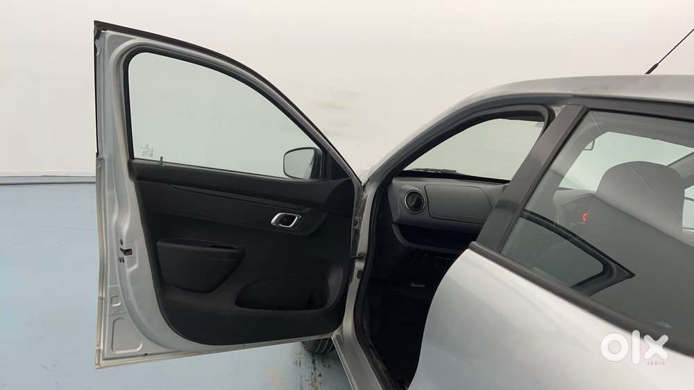 Renault Kwid 2019-ongoing 1.0 Rxt (o), 2019, Petrol