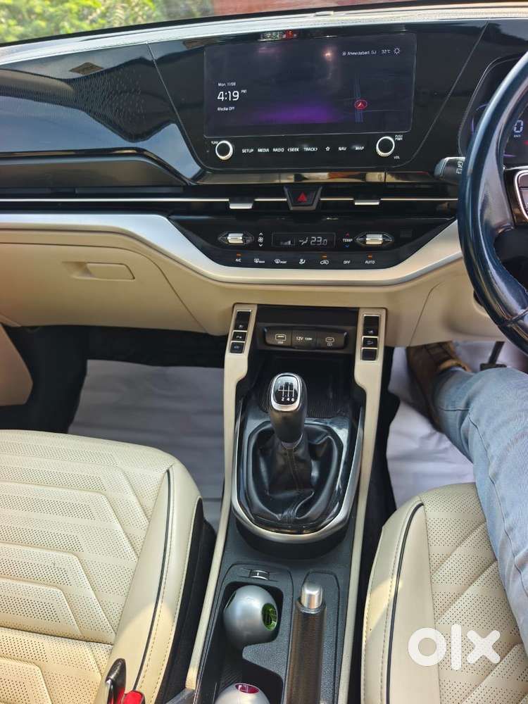 Kia Carens 1.5 Luxury Plus Turbo 7 Str, 2022, Diesel