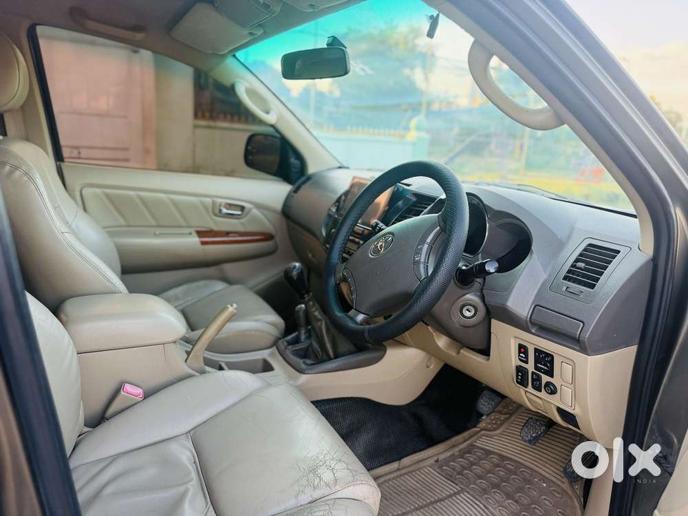 Toyota Fortuner 4x4 Manual Limited Edition, 2010, Diesel