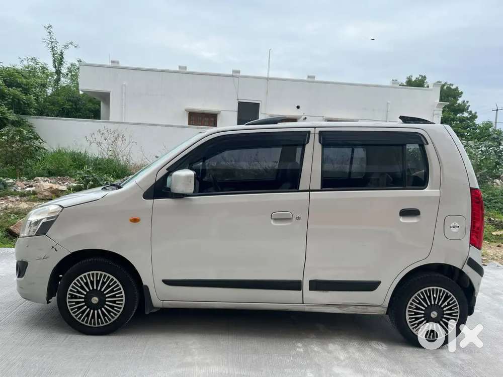 Maruti Suzuki Wagon R Vxi 2017 Lady D.r Cars Very Less