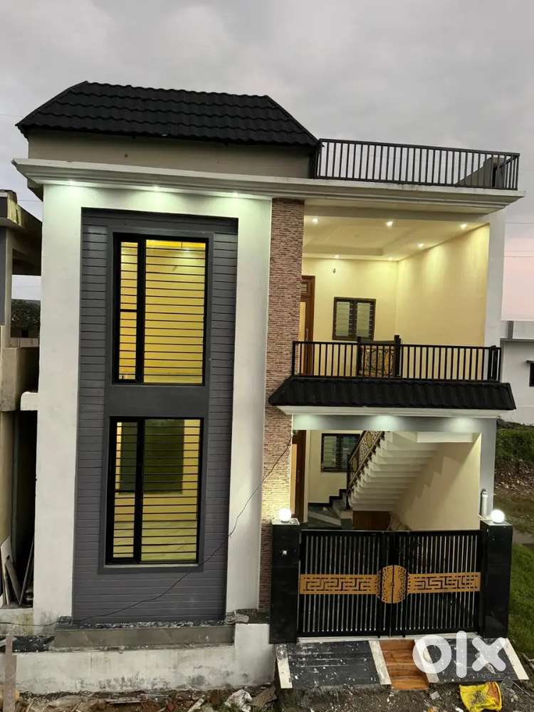 Luxrious house for sale near by sipeace school Vikasnagar deherdun