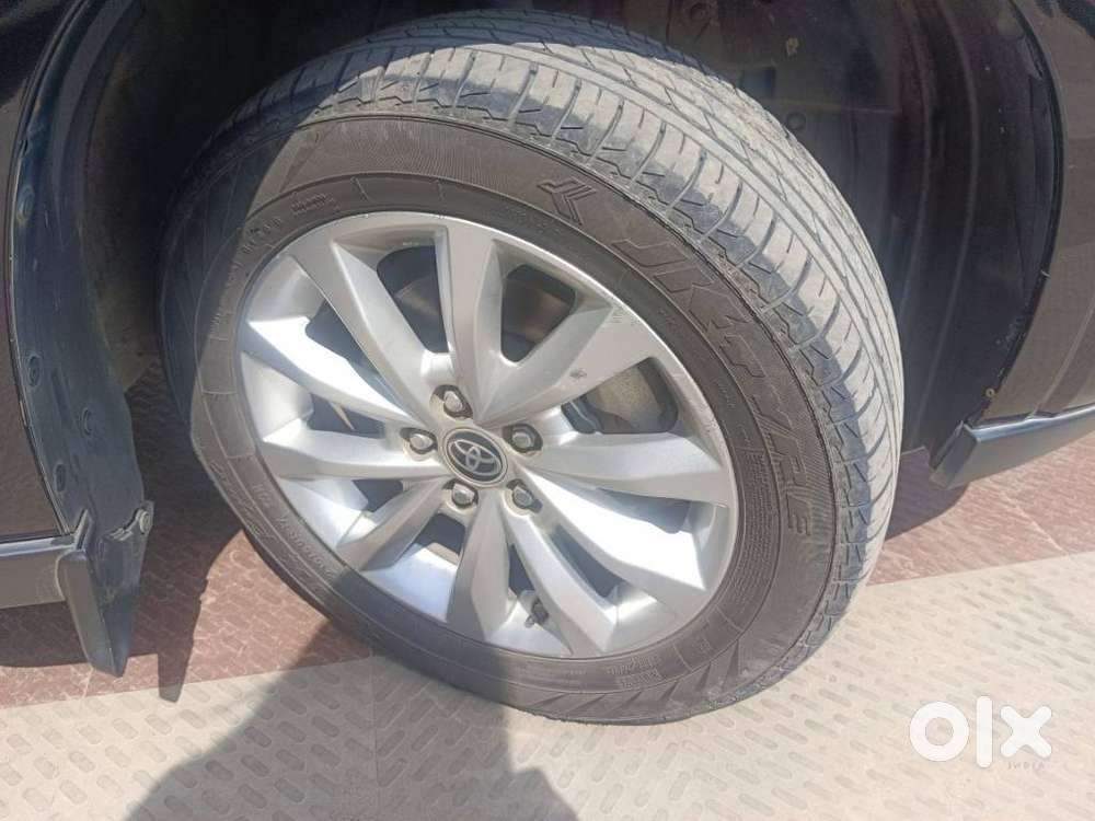 Toyota Innova Hycross 2.0 Vx Hybrid 7 Str, 2023, Petrol