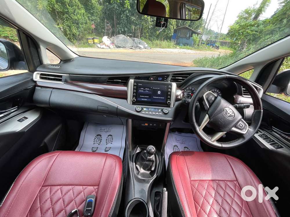 Toyota Innova Crysta 2.7v Mt, 2022, Petrol