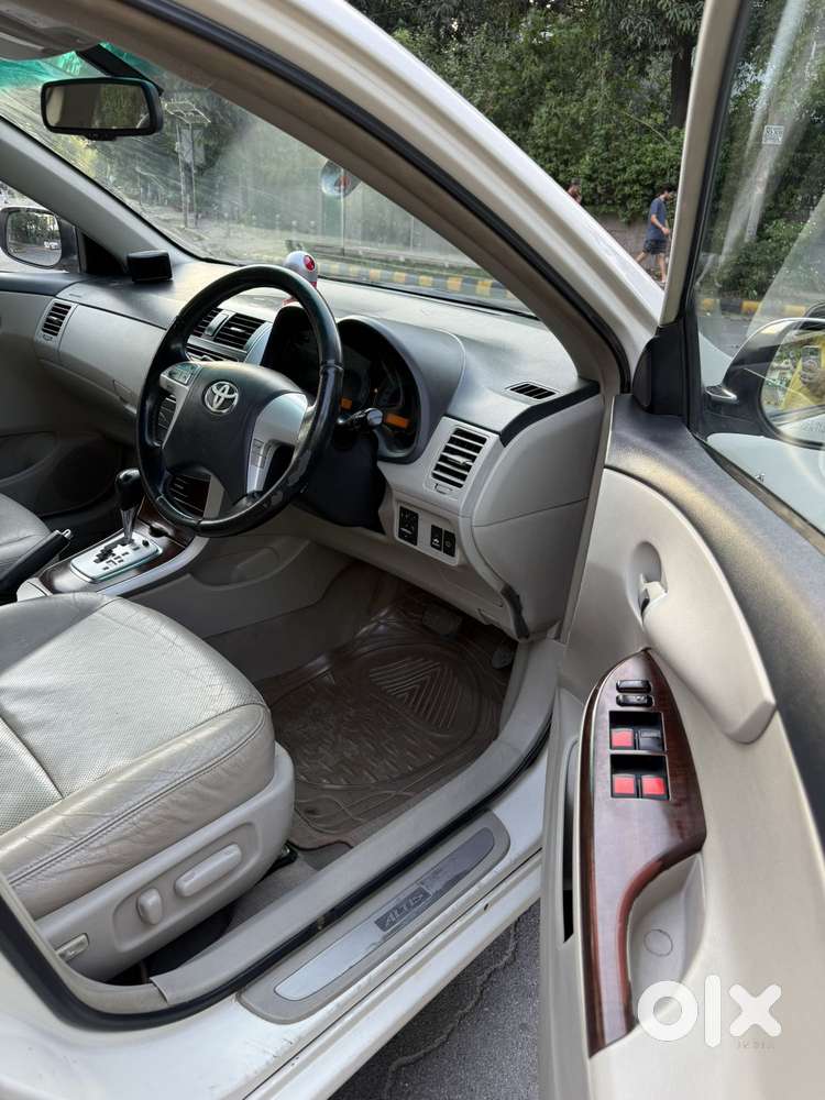 Toyota Corolla Altis [2011-2014] 1.8 Vl At, 2013, Petrol