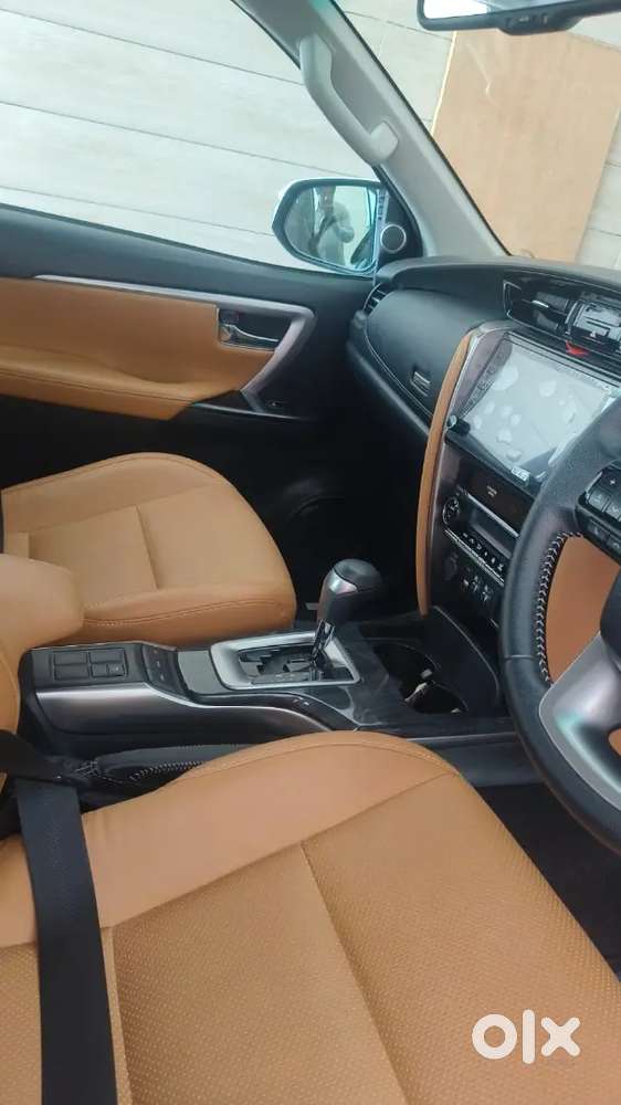 15000 Kms Driven Genuine Fortuner