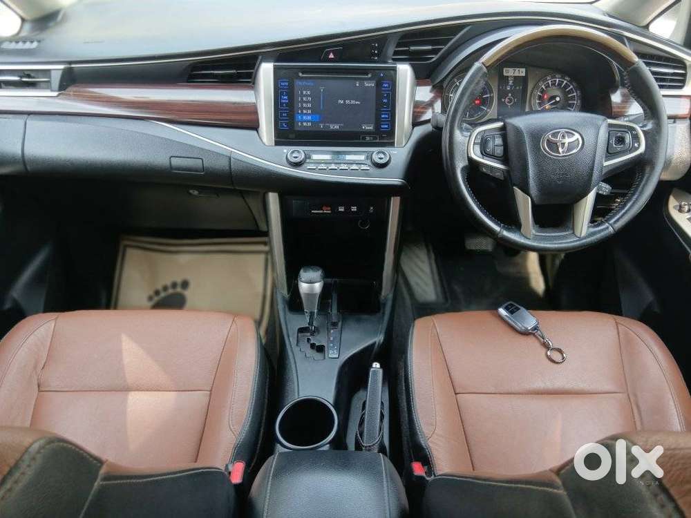 Toyota Innova Crysta 2.8z Automatic, 2016, Diesel