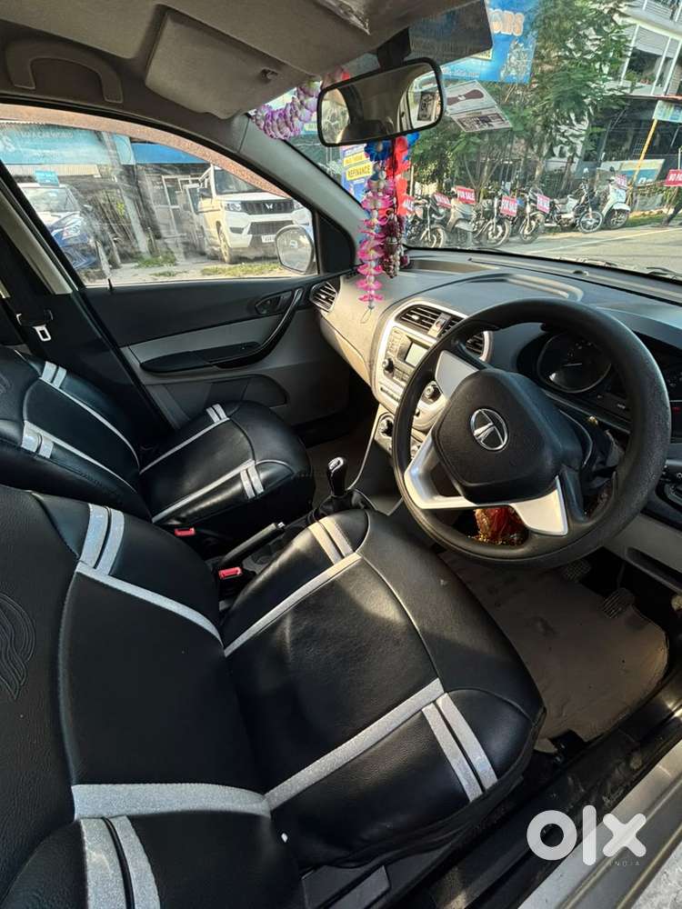 Tata Tiago 1.2 Revotron Xt (o), 2017, Petrol