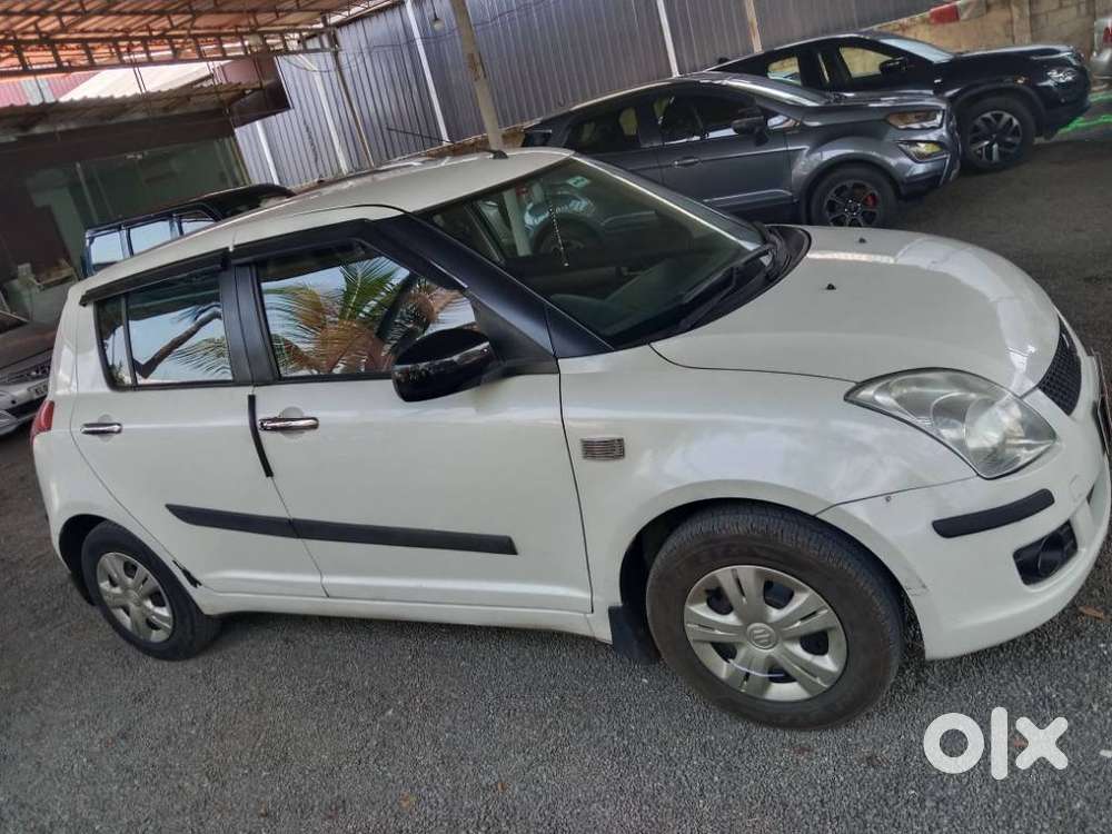 Maruti Suzuki Swift Vxi Optional, 2010, Petrol