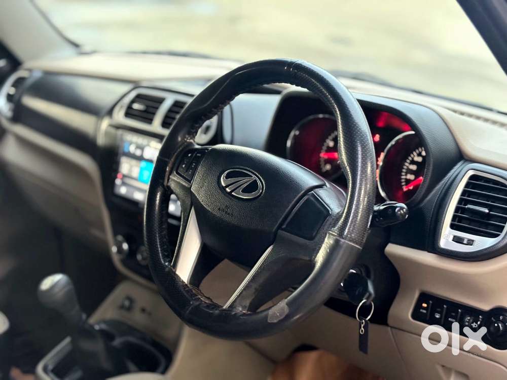 Mahindra Tuv 300 T10, 2018, Diesel