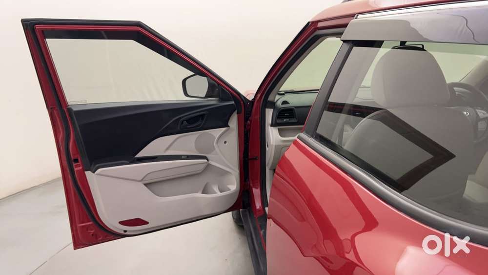 Mahindra Xuv300 W6, 2022, Petrol