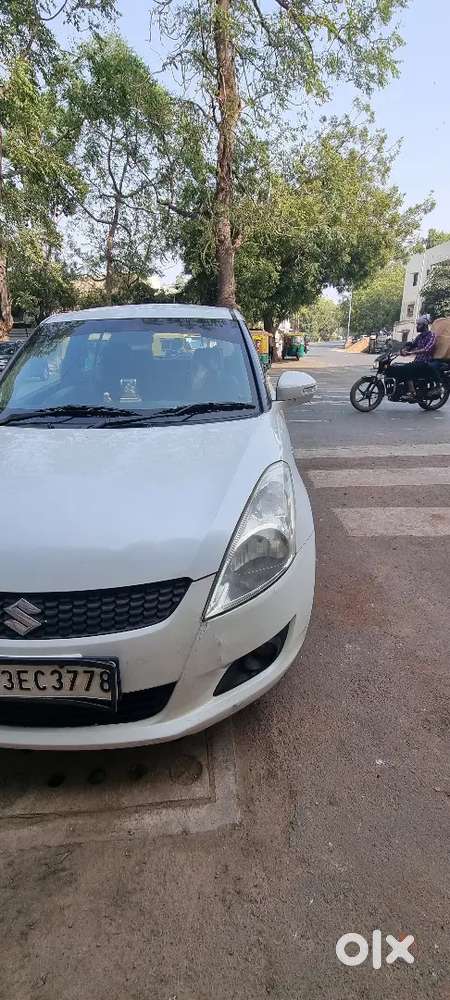 Maruti Suzuki Swift Vxi 2012