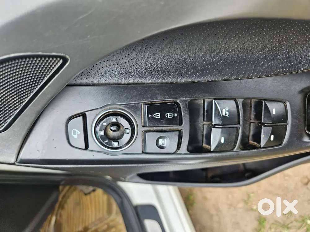 Hyundai New Elantra 2016 Diesel 161000 Km Driven