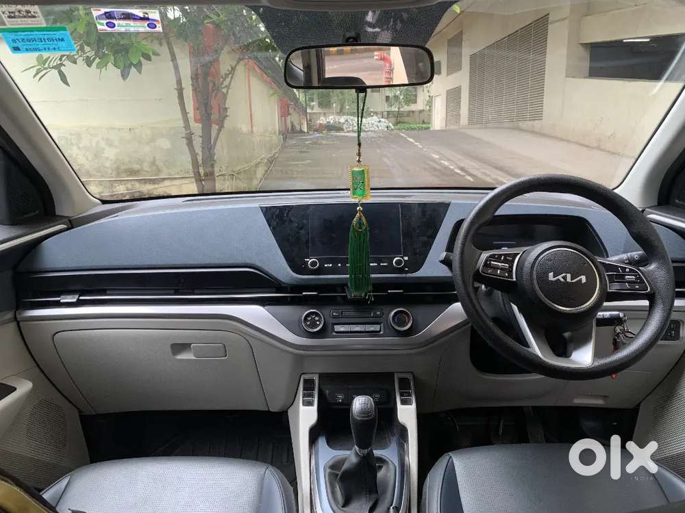 2024 Kia Carens Premium (o) Petrol Mt