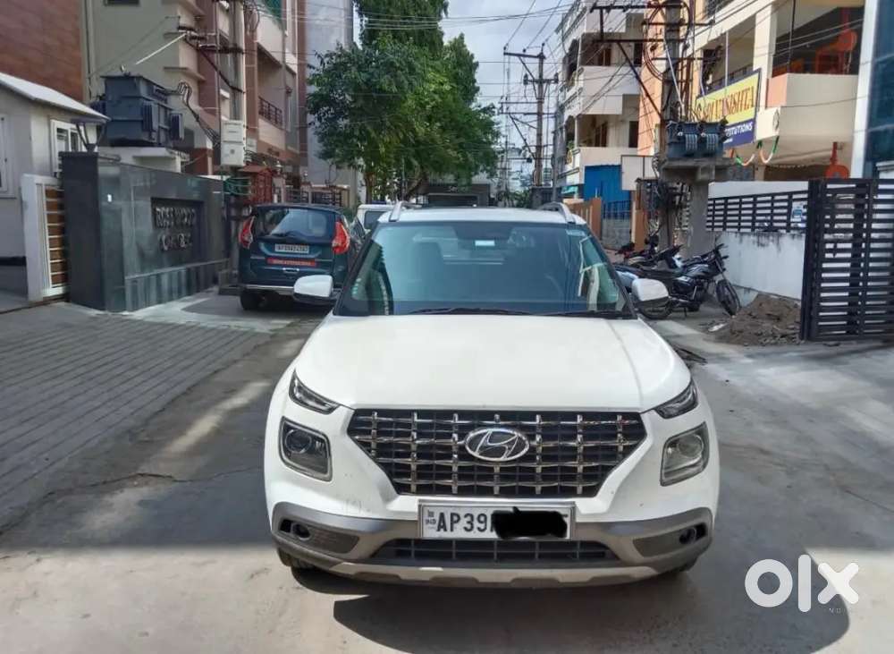 Hyundai Venue 2020 Diesel Well Maintained