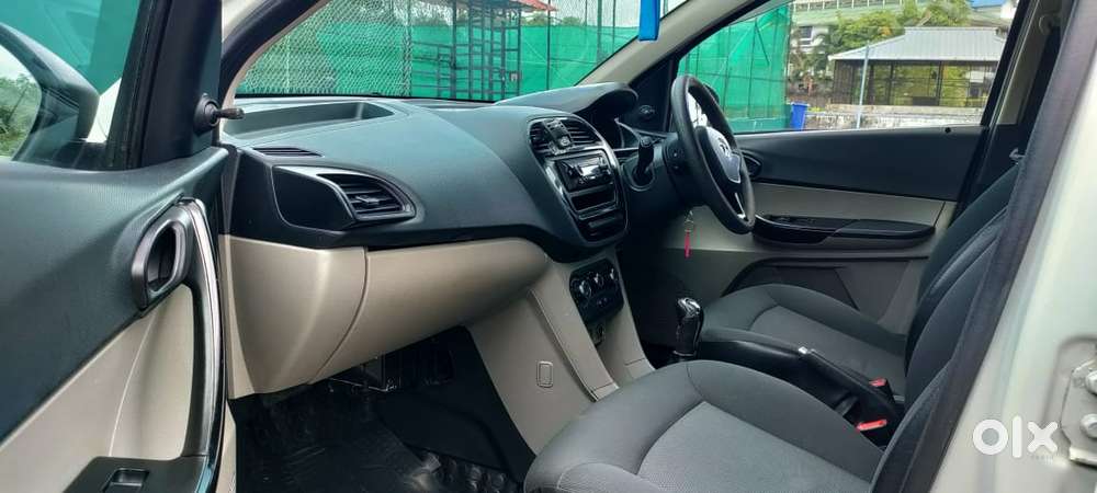 Tata Tiago 1.2 Revotron Xt (o), 2018, Petrol