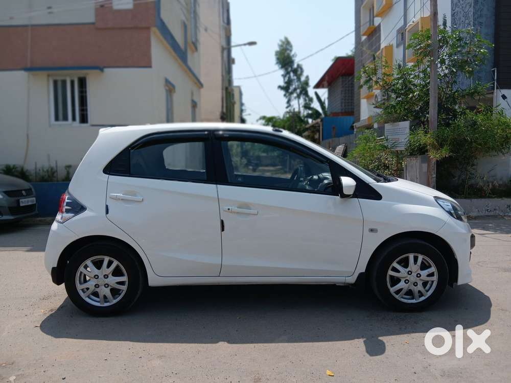Honda Brio V Automatic, 2013, Petrol