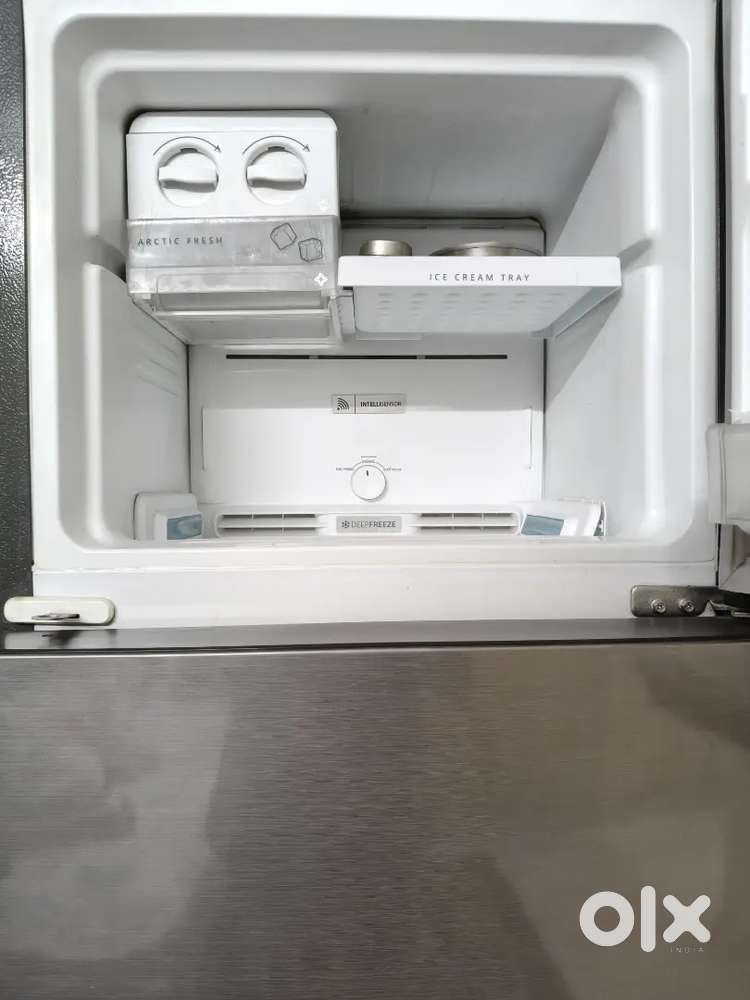 Whirlpool double door fridge