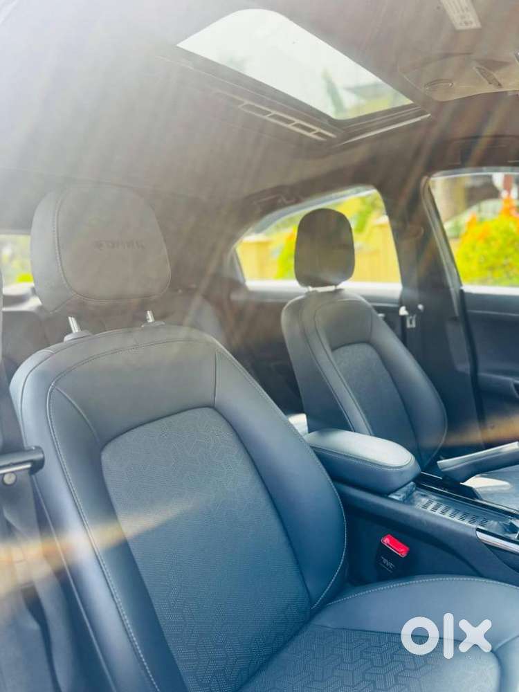 Tata Nexon 1.2 Revotron Xza Plus, 2023, Petrol