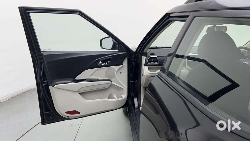 Mahindra Xuv300 W8 Amt Optional Diesel, 2022, Petrol