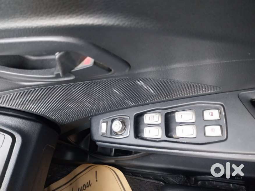Mahindra Xuv300 W6, 2023, Petrol