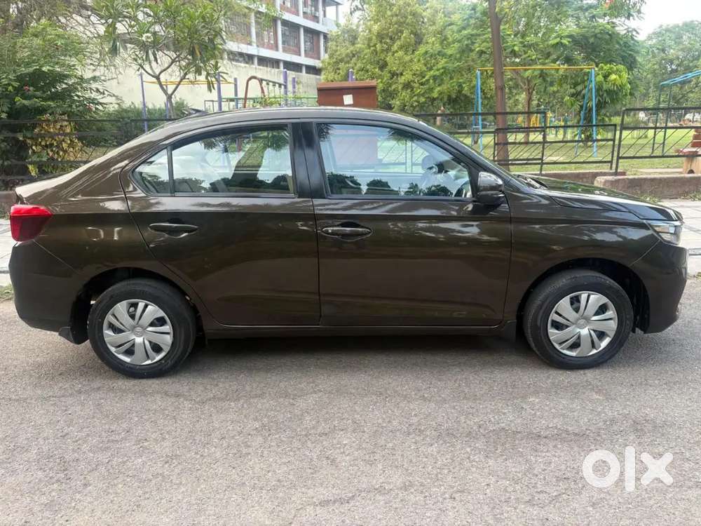 Honda Amaze 2023 Petrol 14000 Km Driven