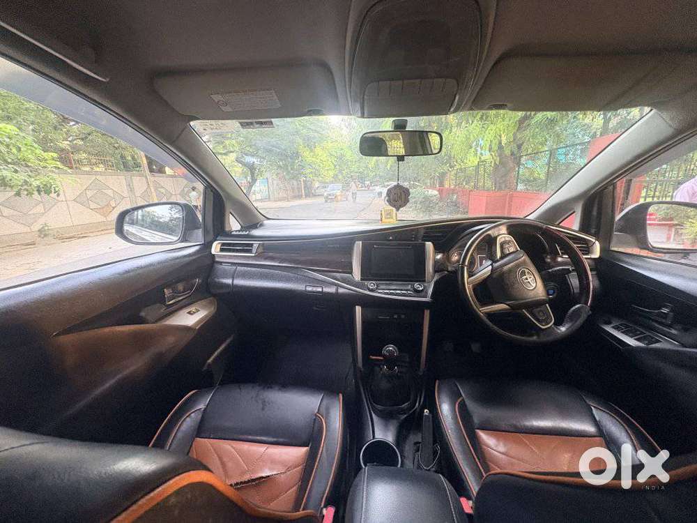 Toyota Innova Crysta 2.4 V 8 Str, 2016, Diesel