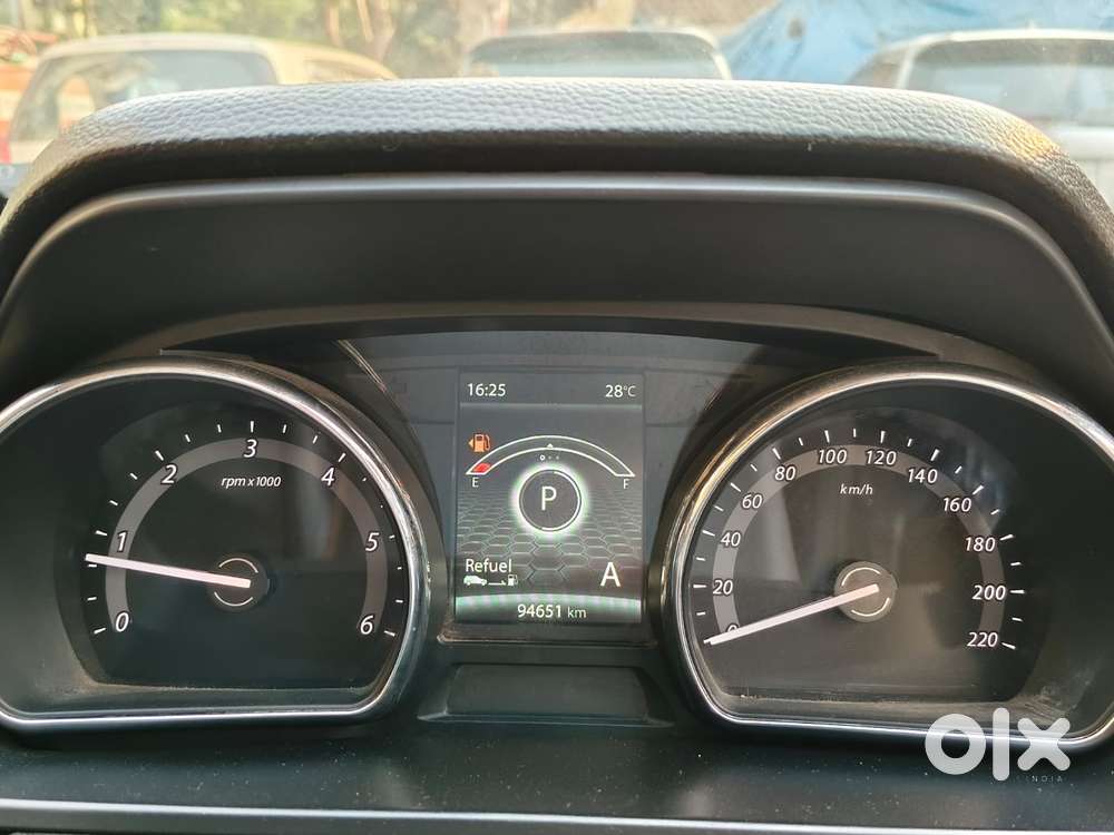 Tata Hexa 2.2 Xta 4x2 6 Str Dual Tone, 2018, Diesel