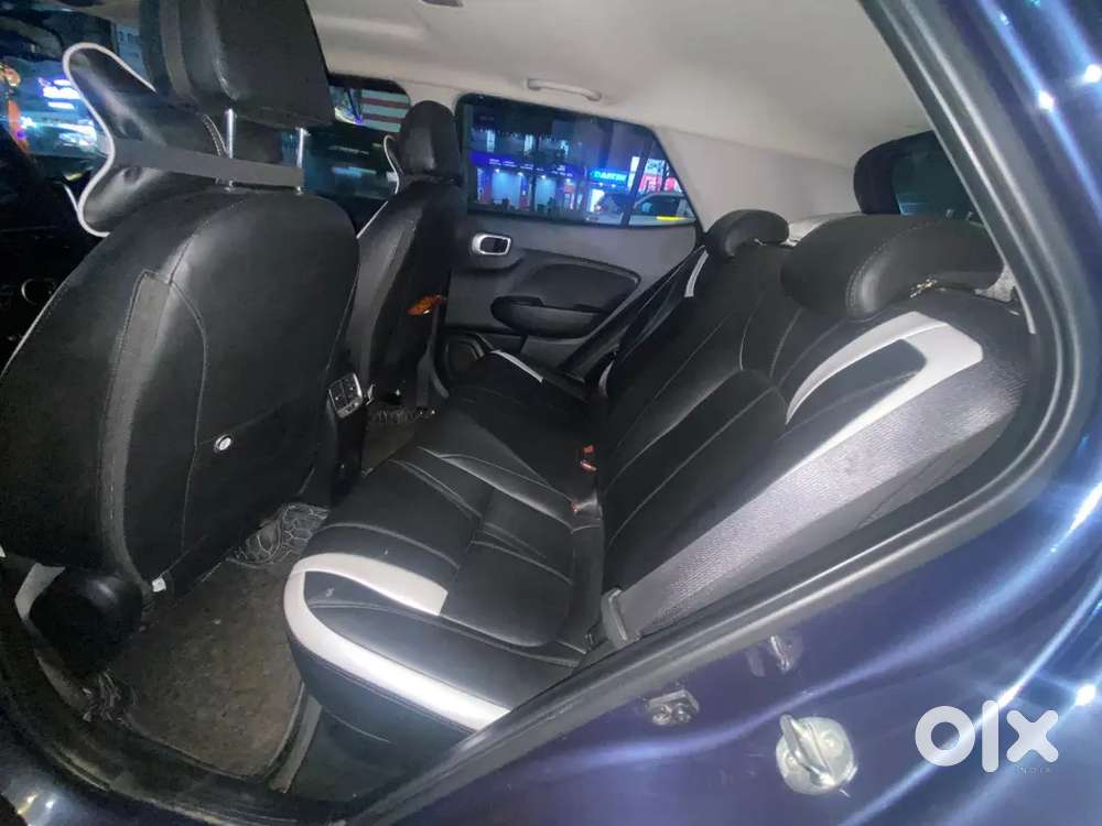 Hyundai Venue 2021 Petrol 35300 Km Driven