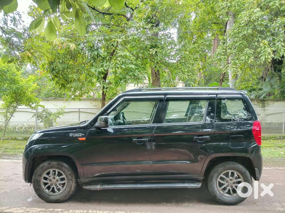 Mahindra Tuv 300 T10 Amt (automatic), 2018, Diesel