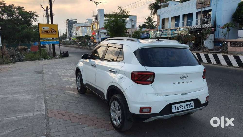 Hyundai Venue 1.2 S (o), 2020, Petrol