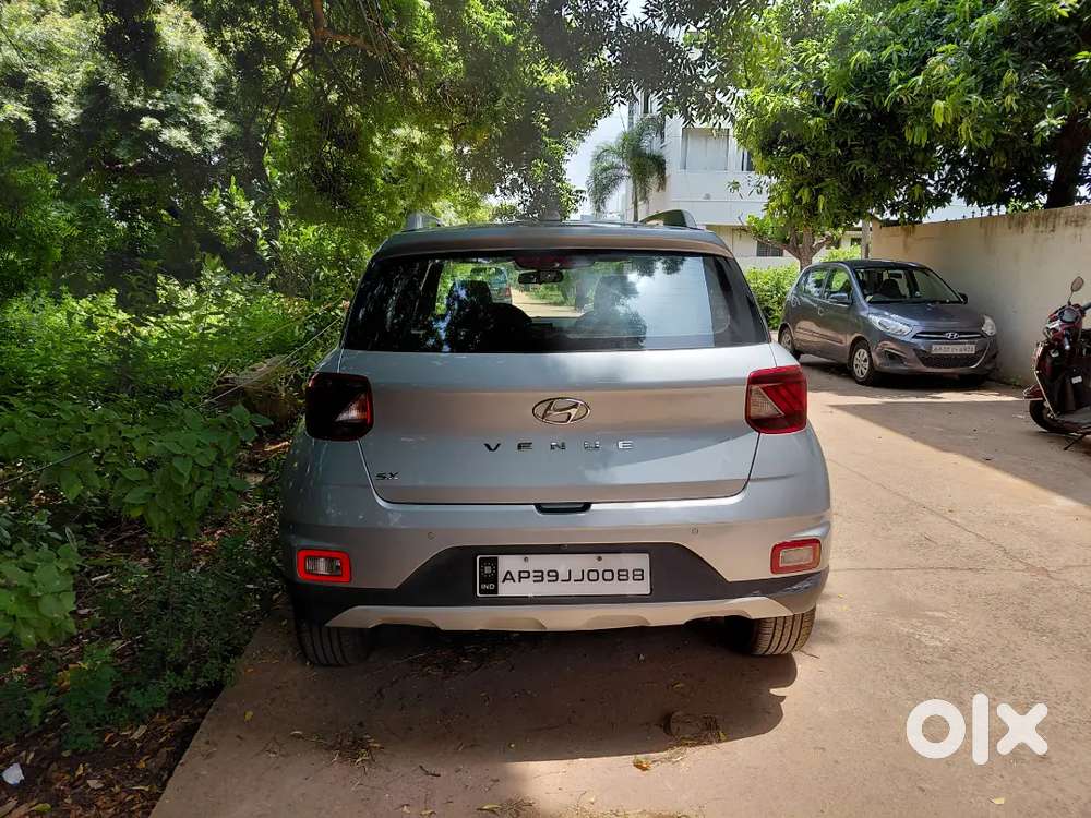 Hyundai Venue 2021 Diesel 98365 Km Driven