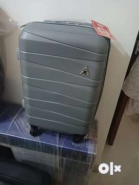 Suitcases Buy Sell Used Furniture in Delhi OLX