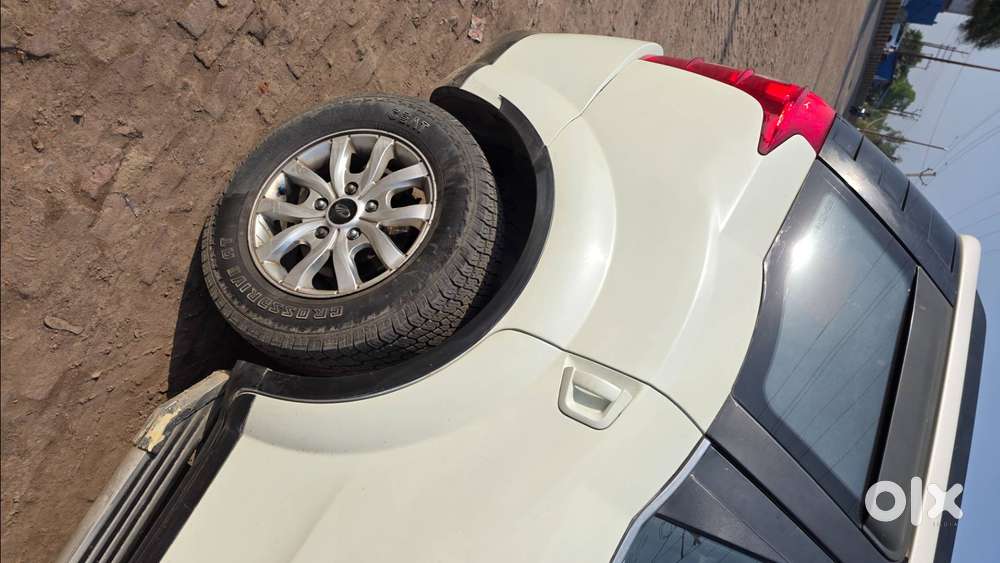 2016 Xuv500 W10  Sunroof  New Tyres Only 6 Months Old  Mint Conditi
