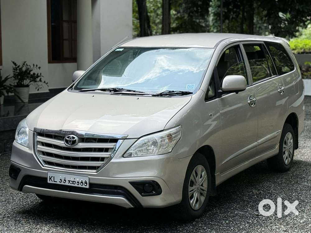 Toyota Innova 2.5 Gx 8 Str Bs-iii, 2016, Diesel