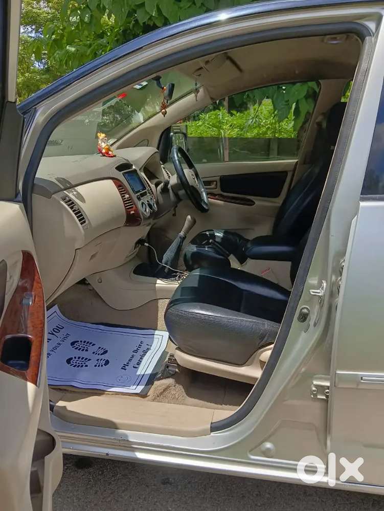 Toyota Innova 2005 Petrol Well Maintained